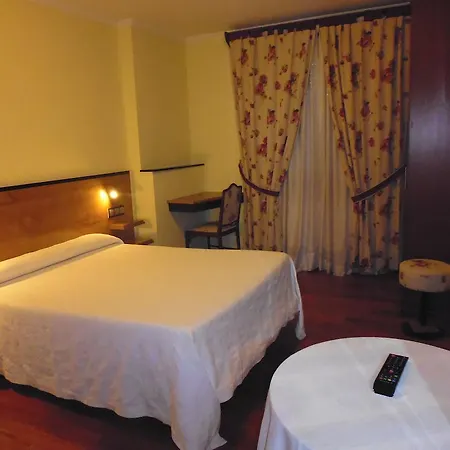 Hotel Cruceiro Do Monte *