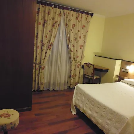 Hotel Cruceiro Do Monte