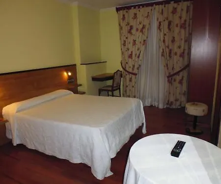 Hotel Cruceiro Do Monte