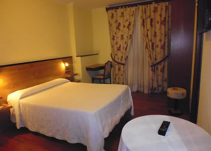 Отель Cruceiro Do Monte *