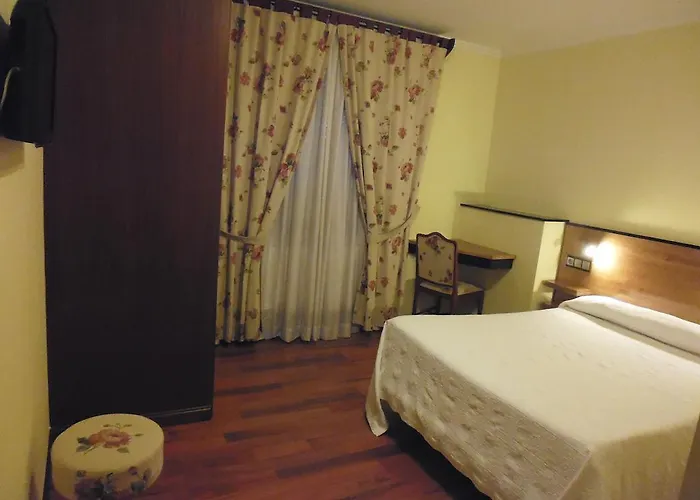 Otel Cruceiro Do Monte