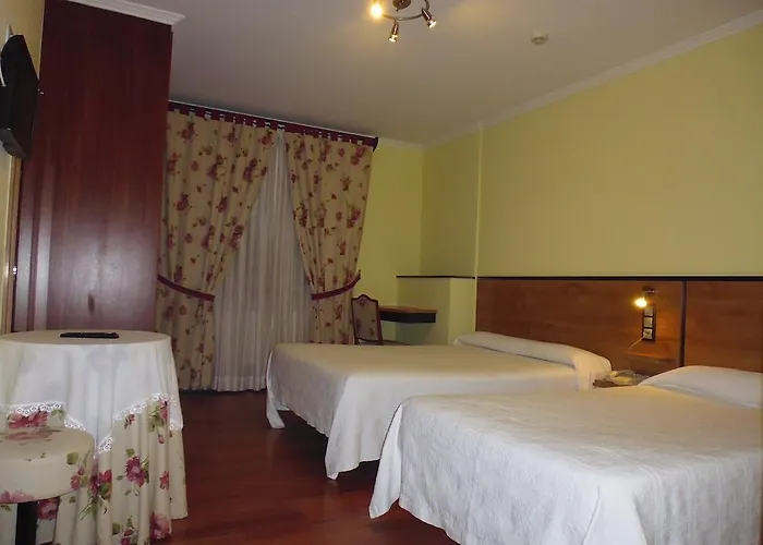 Otel Cruceiro Do Monte *