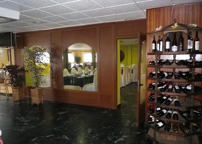 Otel Cruceiro Do Monte *