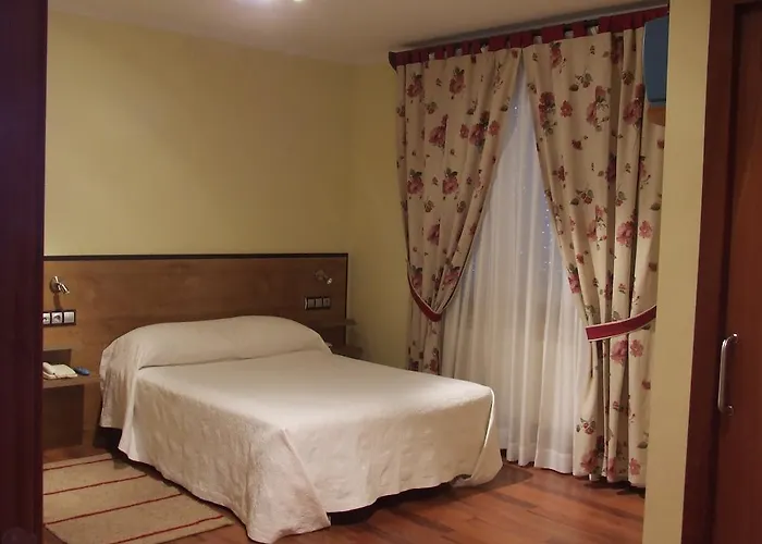 Отель Cruceiro Do Monte Туй