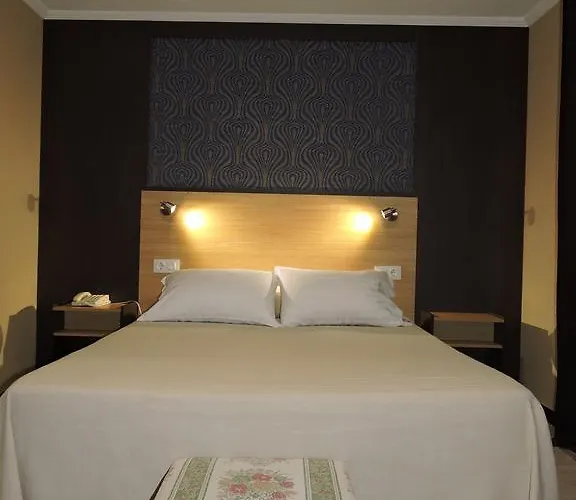 Cruceiro Do Monte Отель Туй