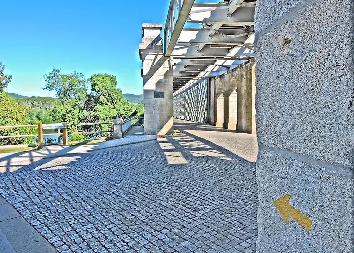 Отель Cruceiro Do Monte *